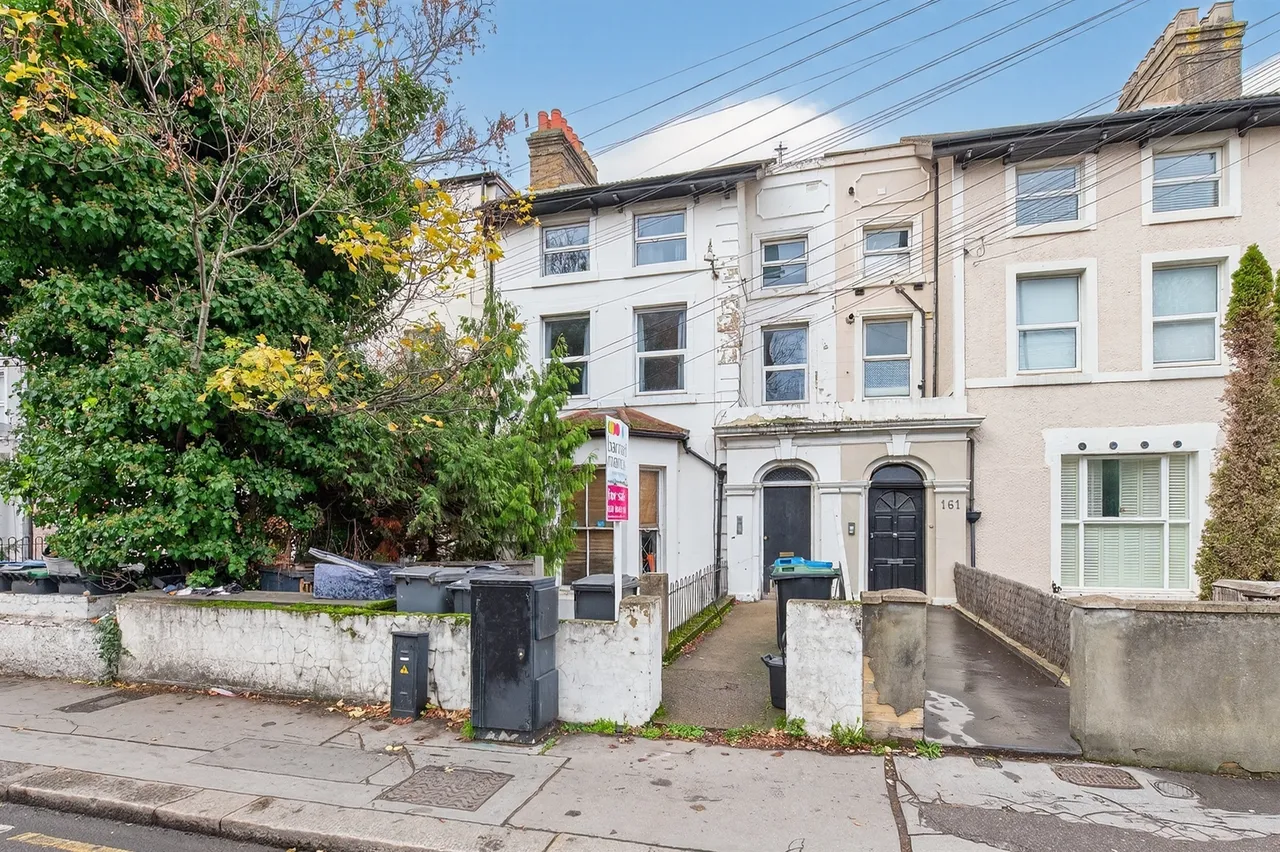1 bed flat for sale — St. James's Road, Croydon