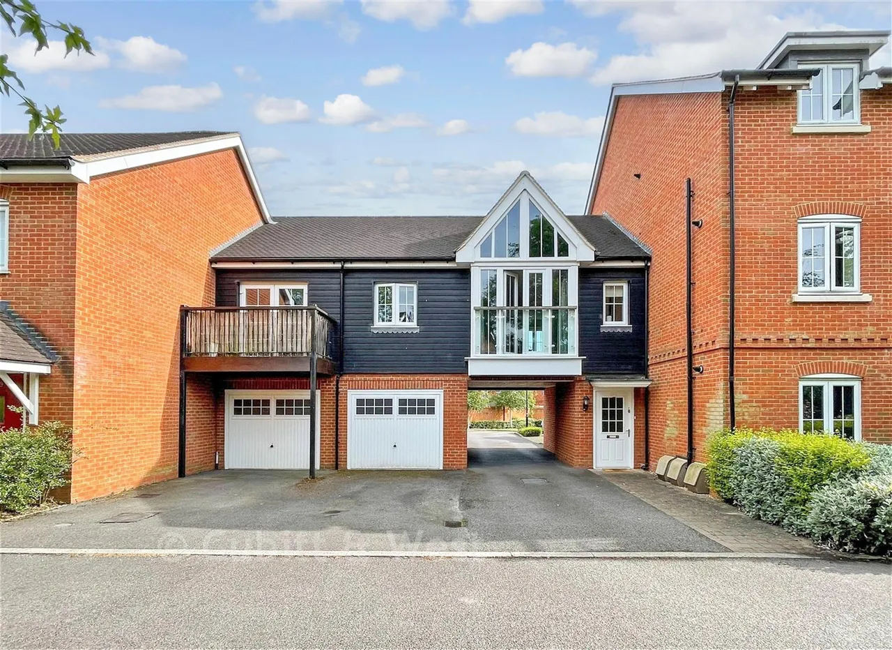 2 bed house for sale, Heydon Way, Broadbridge Heath, RH12