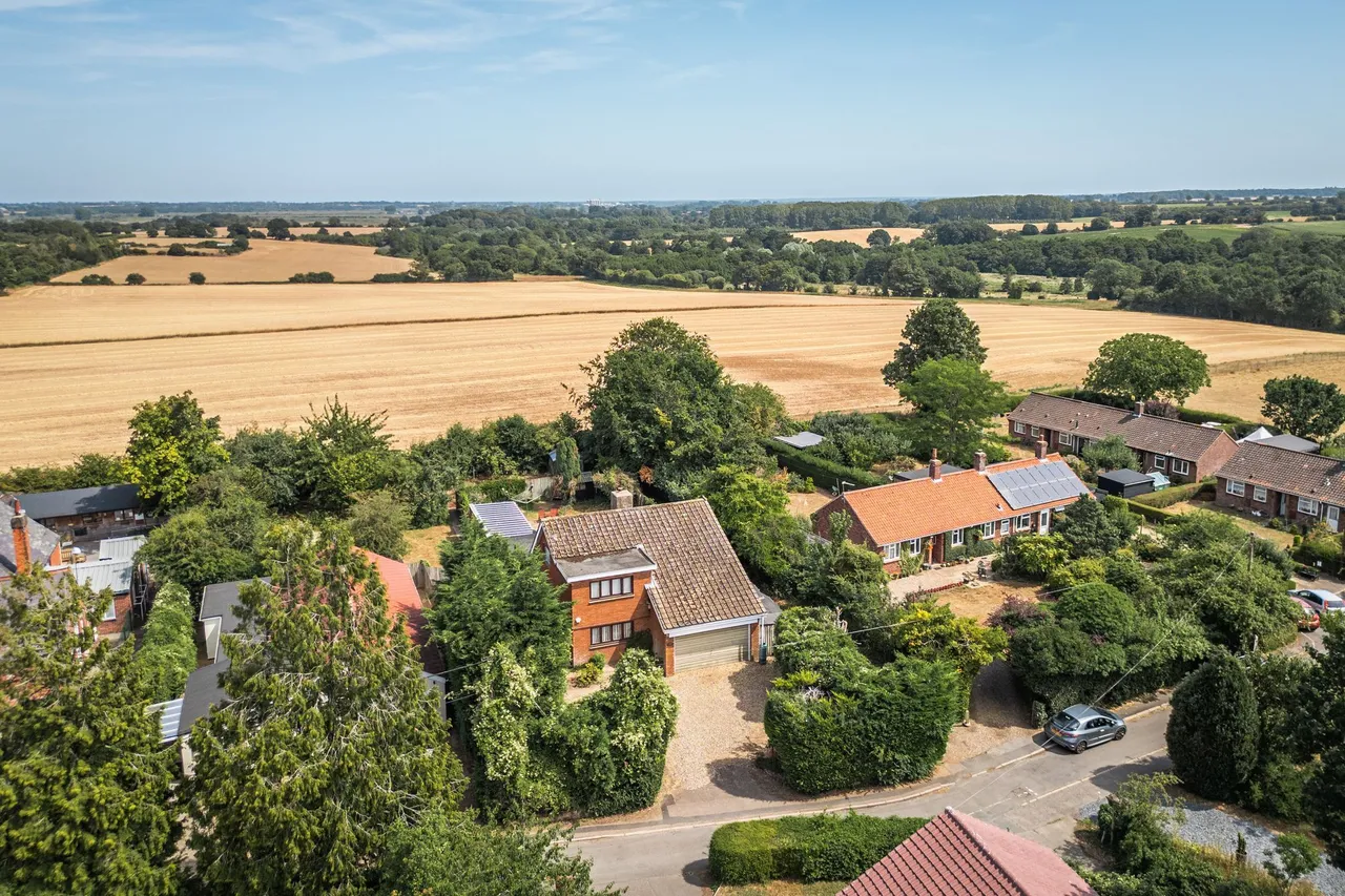 Award Winning Detached Family Home in, photo 18