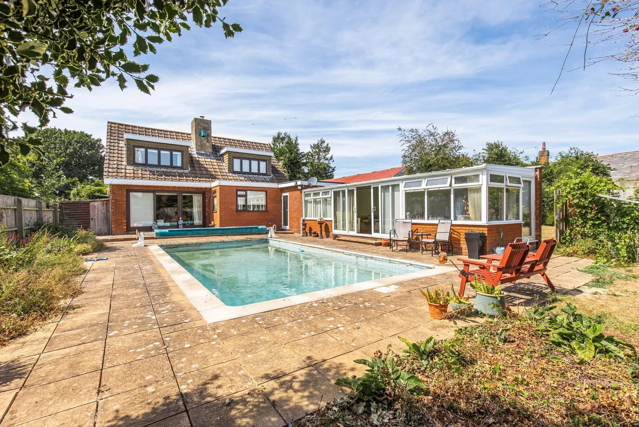4 bed house for sale, Award Winning Detached Family Home in