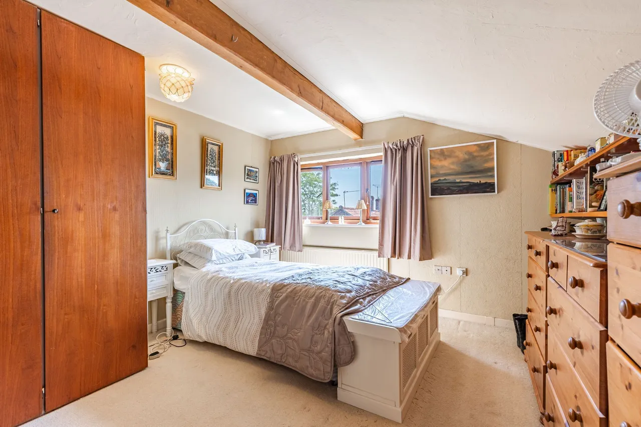 Award Winning Detached Family Home in, photo 11