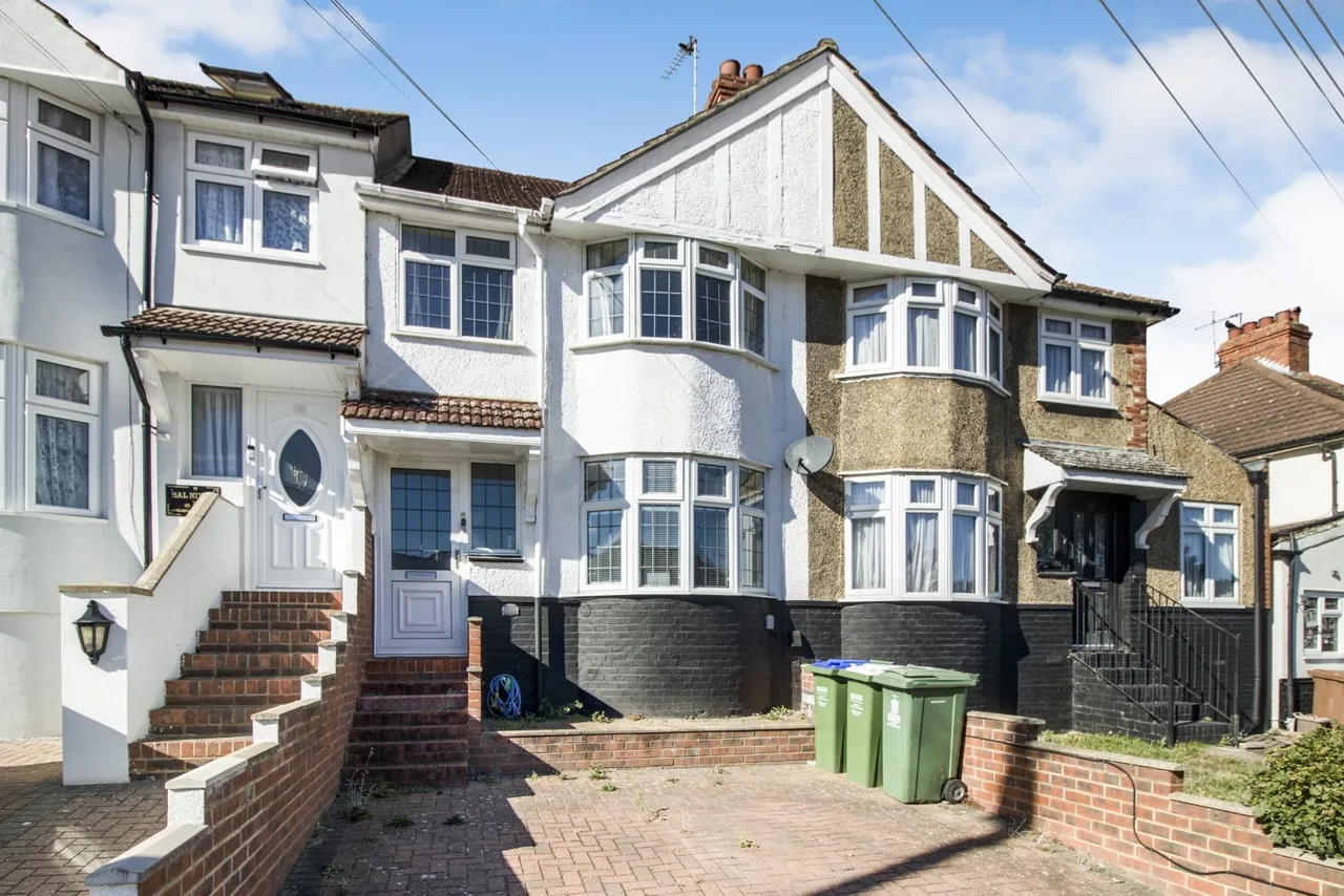 3 bed house to rent, Collindale Avenue, Erith, DA8