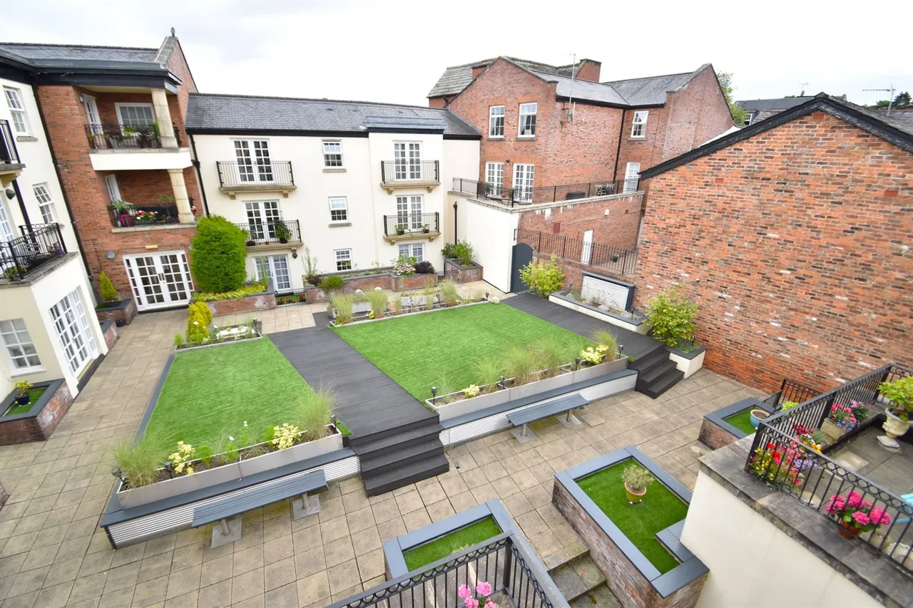 Royles Square South Street, Alderley Edge, photo 11