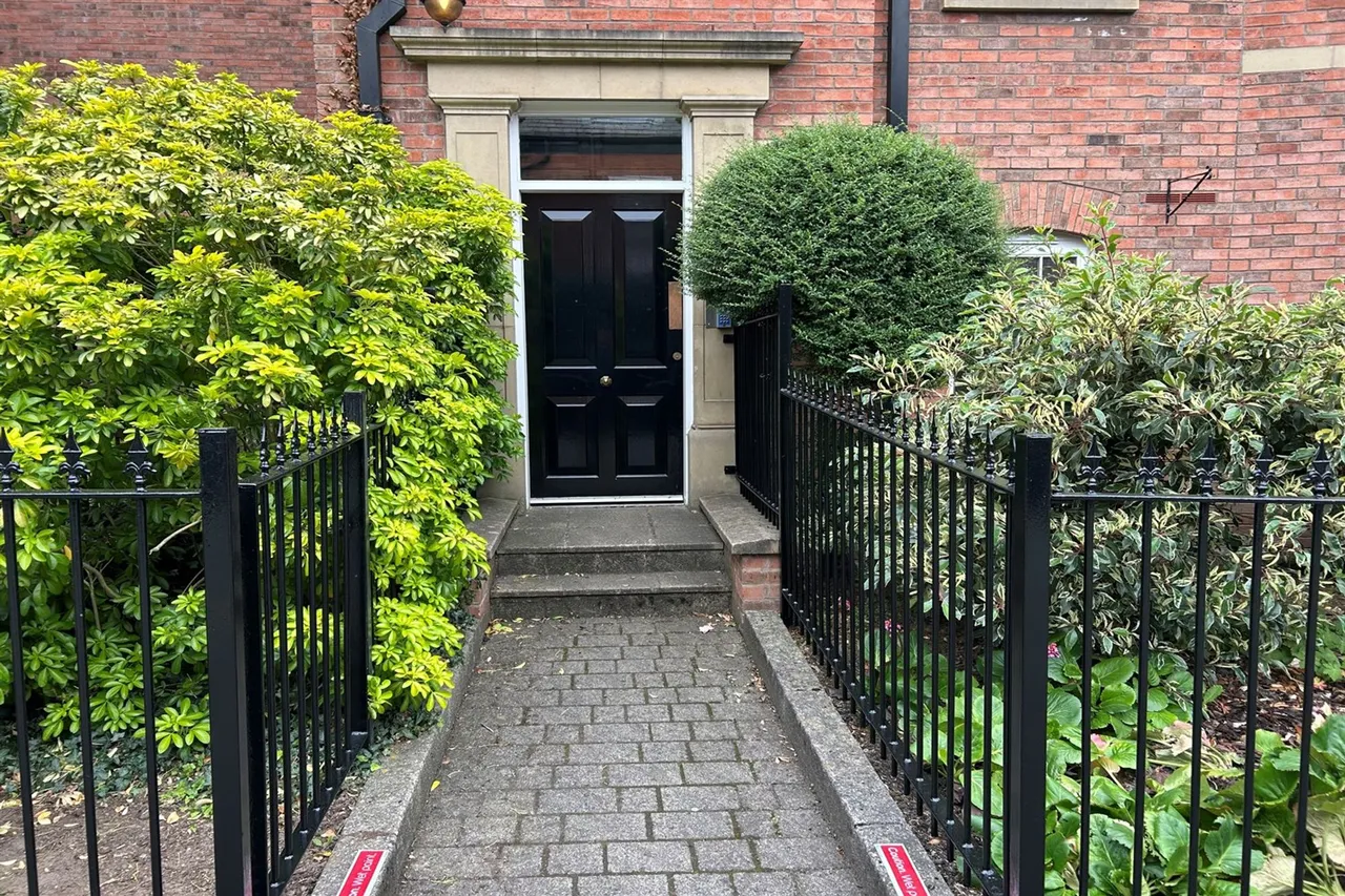 Royles Square South Street, Alderley Edge, photo 10