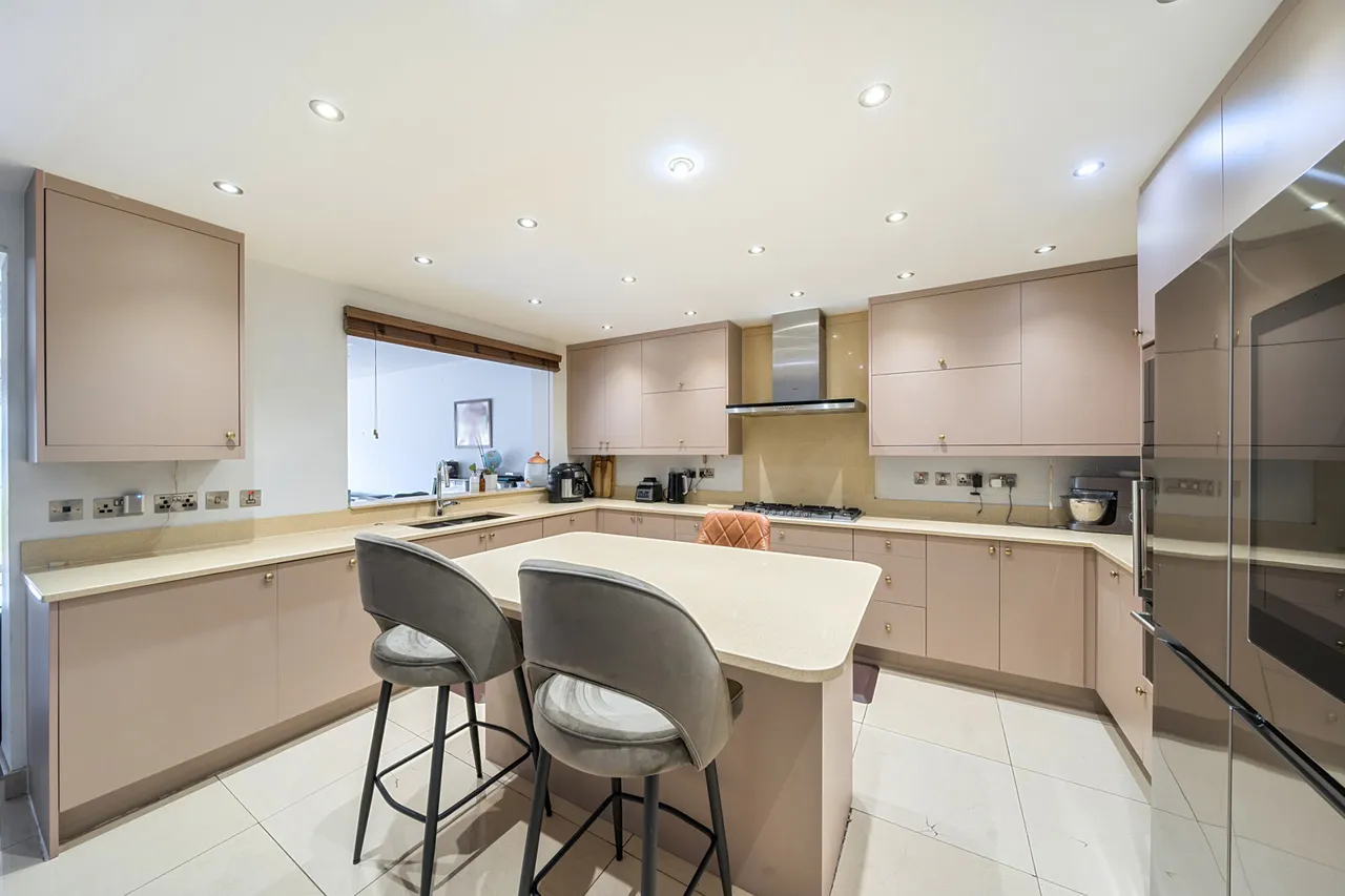 Moat Drive, Harrow, HA1, photo 19