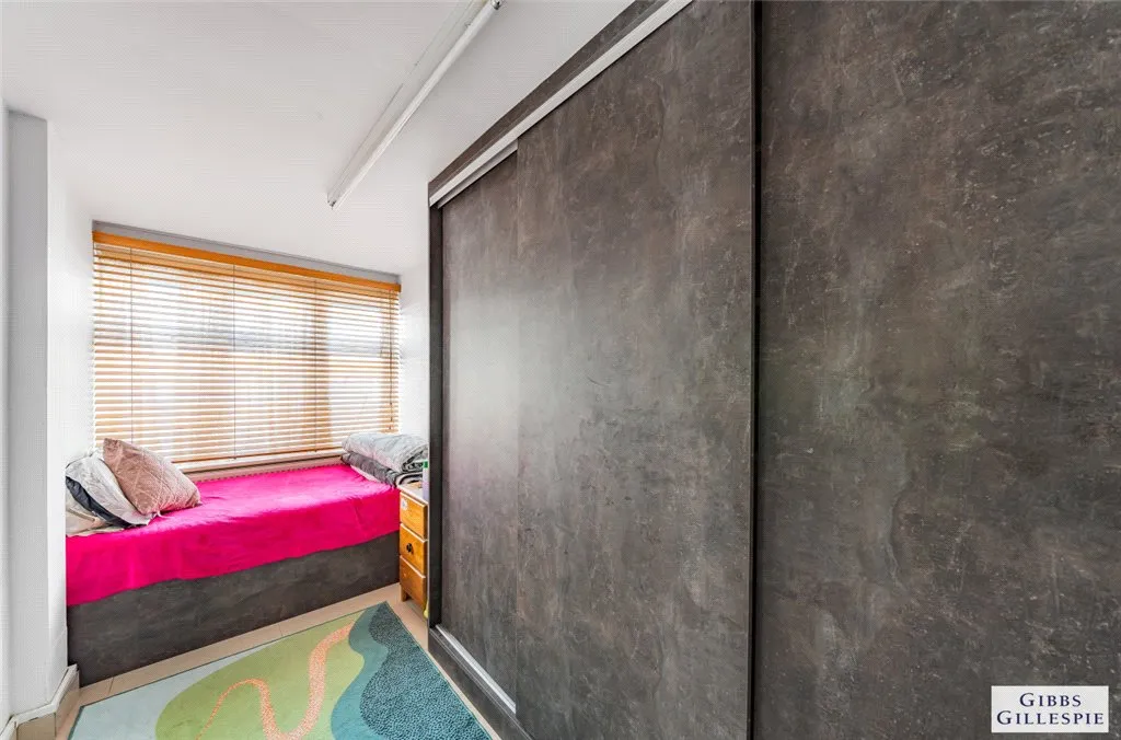 Moat Drive, Harrow, HA1, photo 12