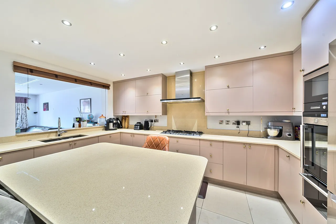 Moat Drive, Harrow, HA1, photo 4