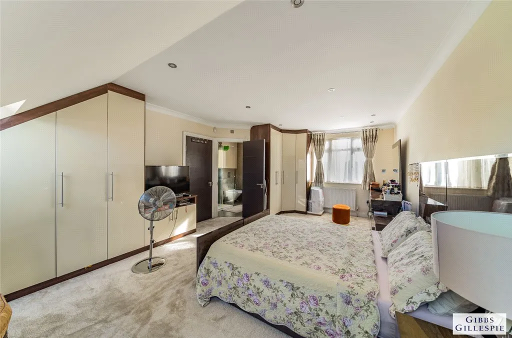 Moat Drive, Harrow, HA1, photo 15