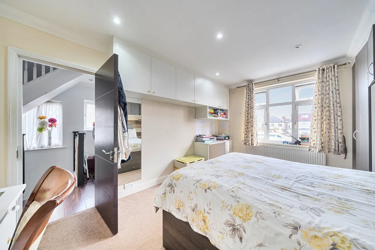 Moat Drive, Harrow, HA1, photo 18
