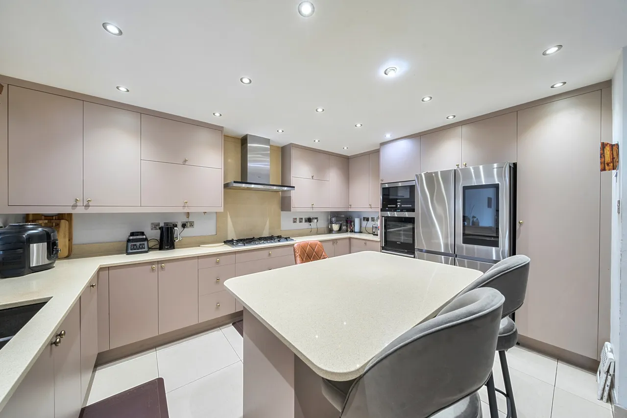 Moat Drive, Harrow, HA1, photo 21