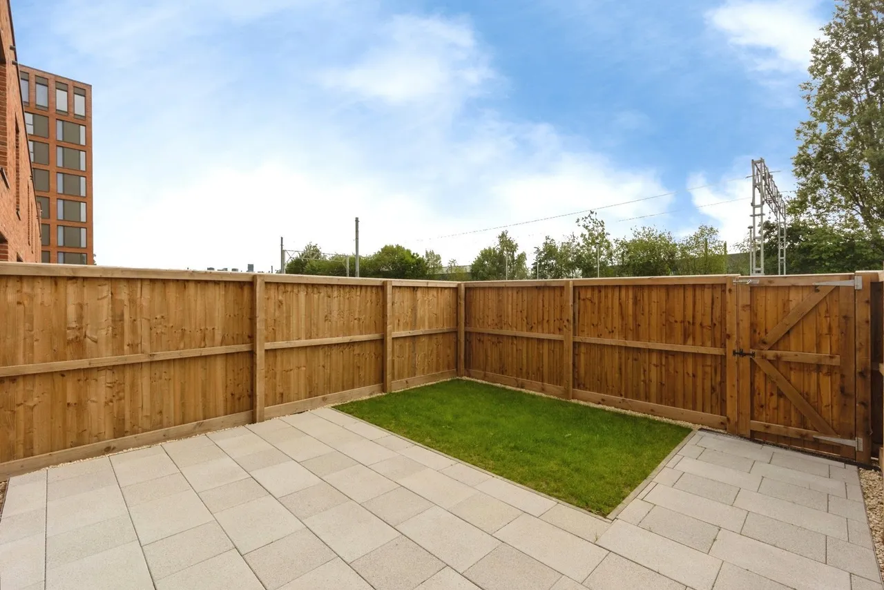 Lumina Village, Old Trafford, M16, photo 18