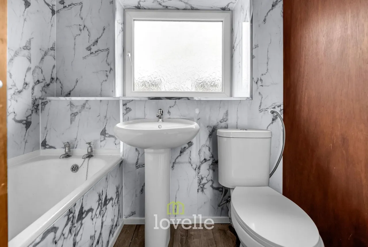 Bodiam Way, Grimsby, DN32, photo 5
