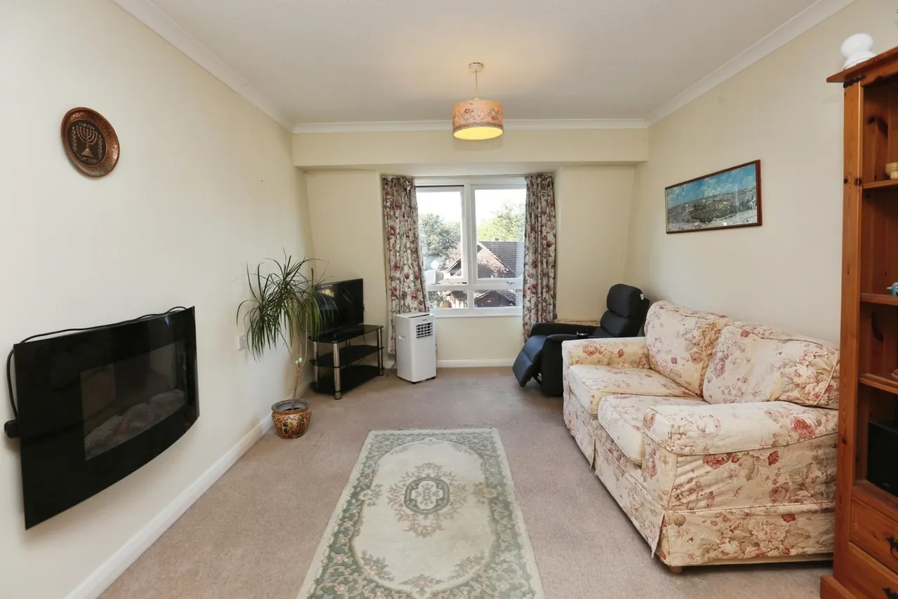 High Oaks Close, Locks Heath, SO31, photo 4