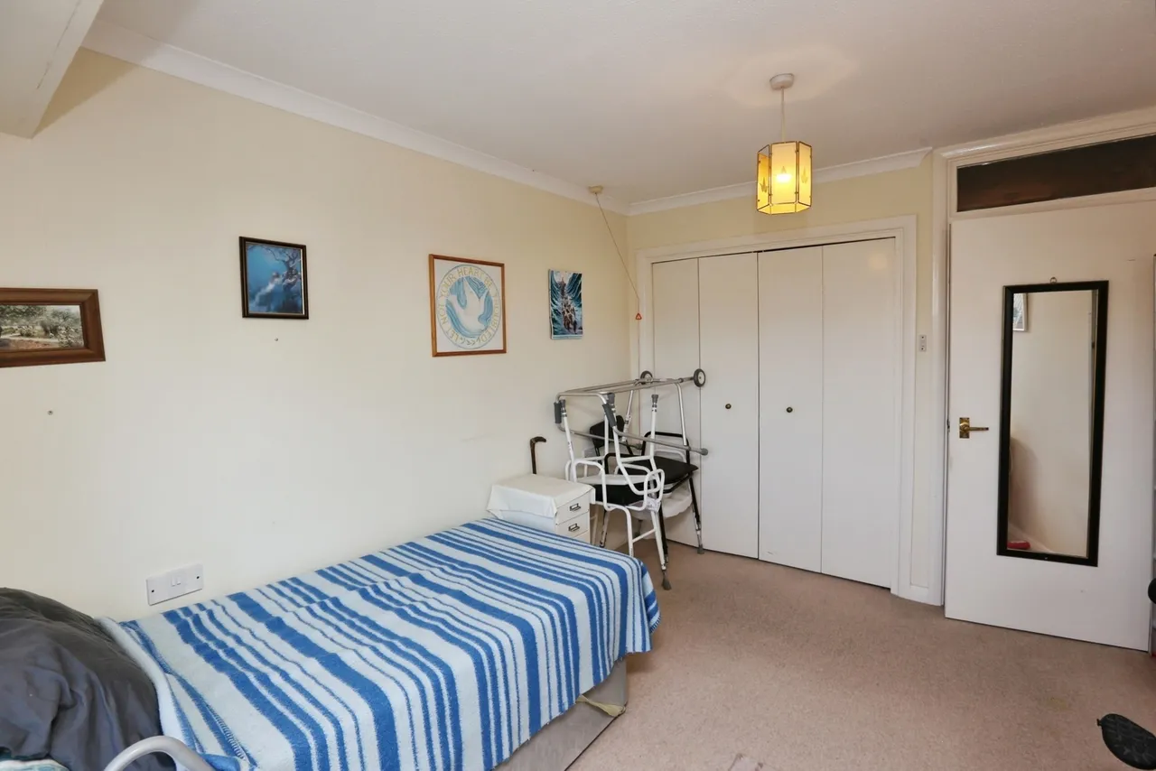 High Oaks Close, Locks Heath, SO31, photo 9