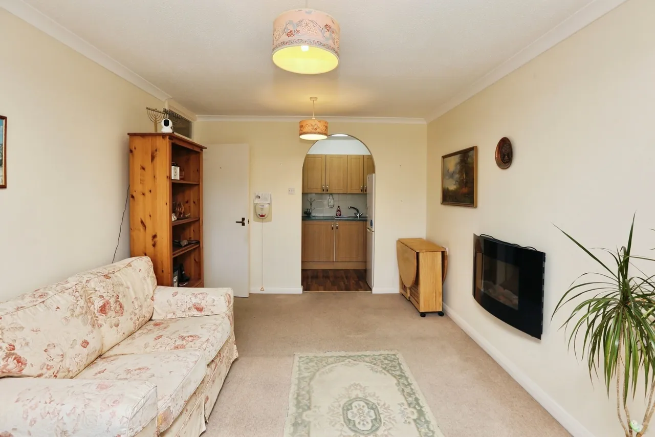 High Oaks Close, Locks Heath, SO31, photo 5