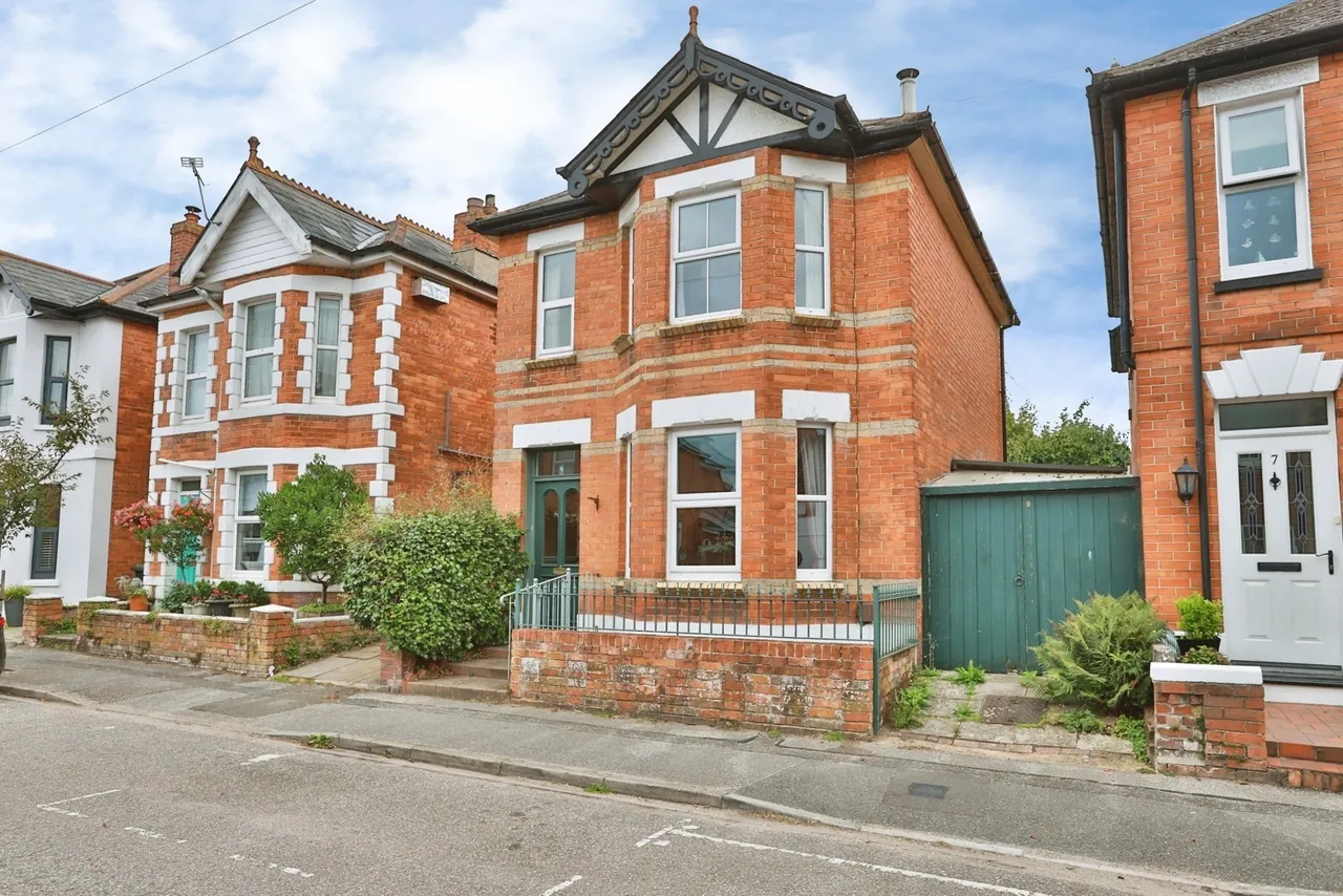 3 bed house for sale, Fairfield, Christchurch, BH23