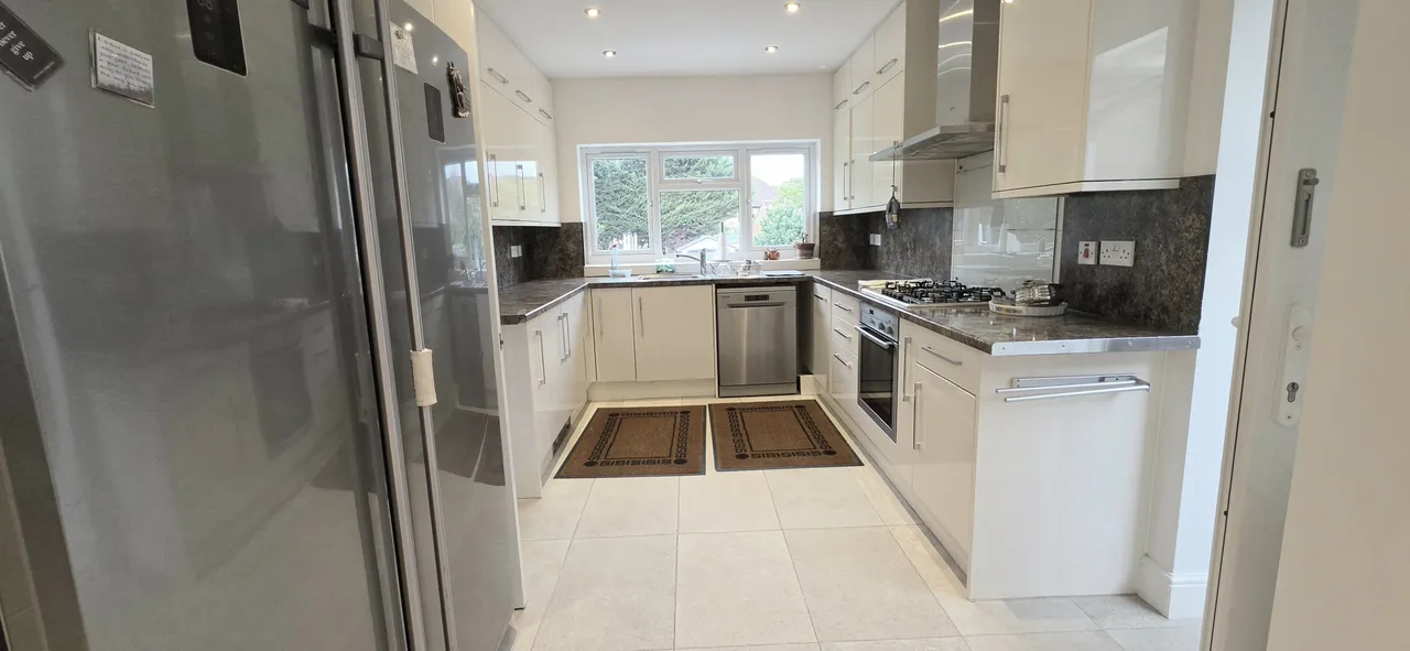 Lyndhurst Gardens, Pinner, HA5, photo 6