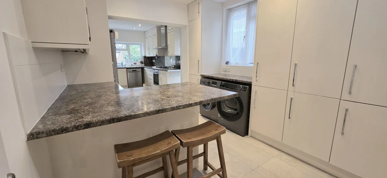 Lyndhurst Gardens, Pinner, HA5, photo 7