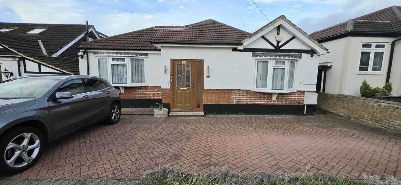 3 bed house to rent, Lyndhurst Gardens, Pinner, HA5