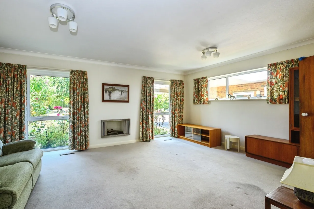 Hayes Lane, Kenley, CR8, photo 2