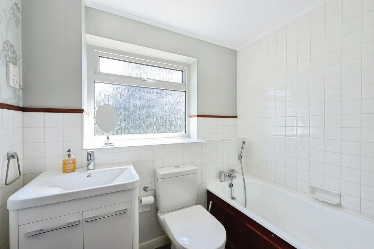 Hayes Lane, Kenley, CR8, photo 17