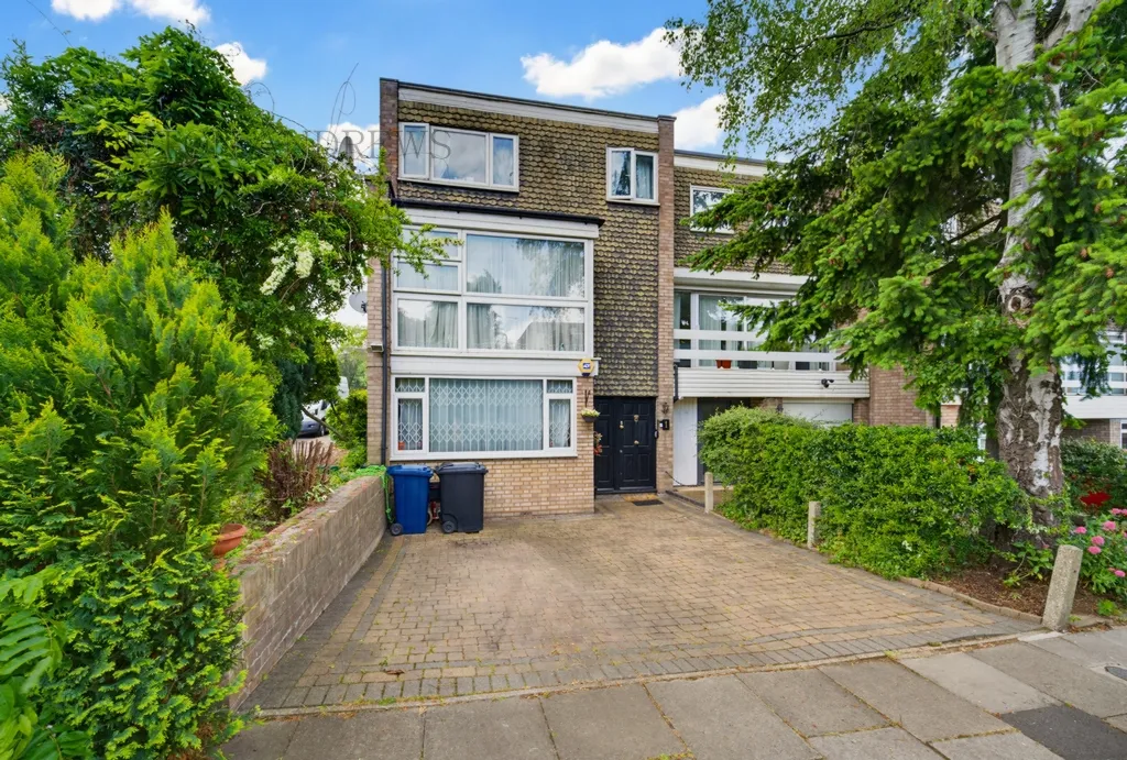 4 bed house for sale, Templewood