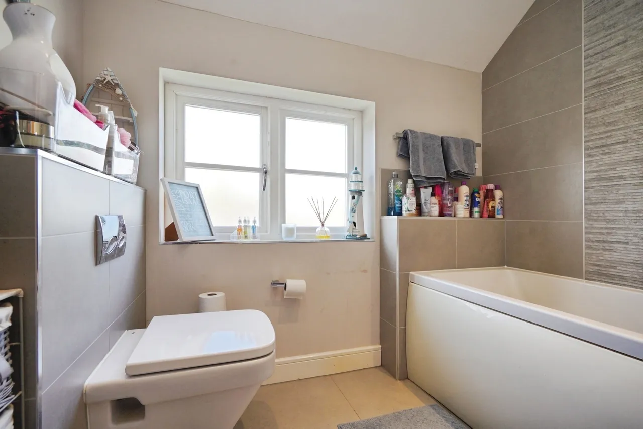 Iris Close, Appleby Magna, DE12, photo 12