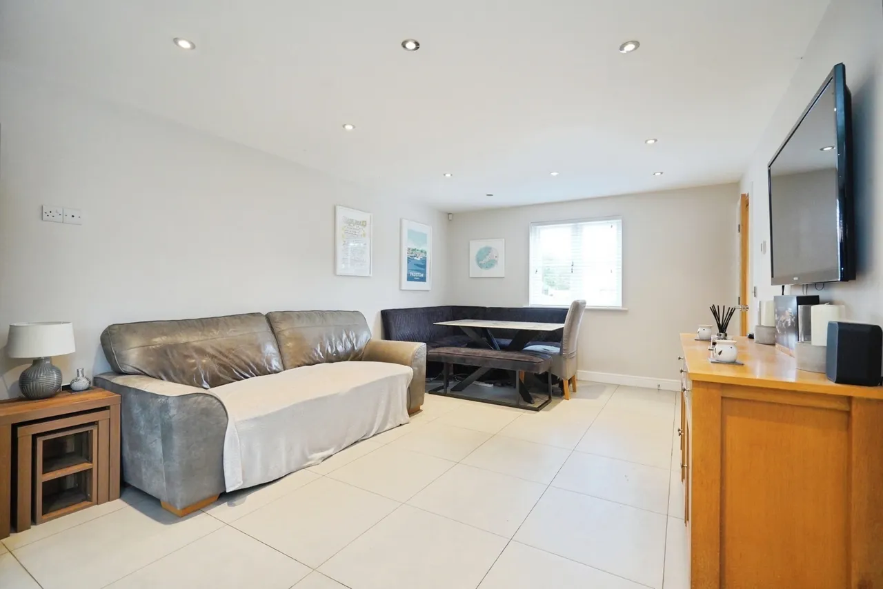 Iris Close, Appleby Magna, DE12, photo 15