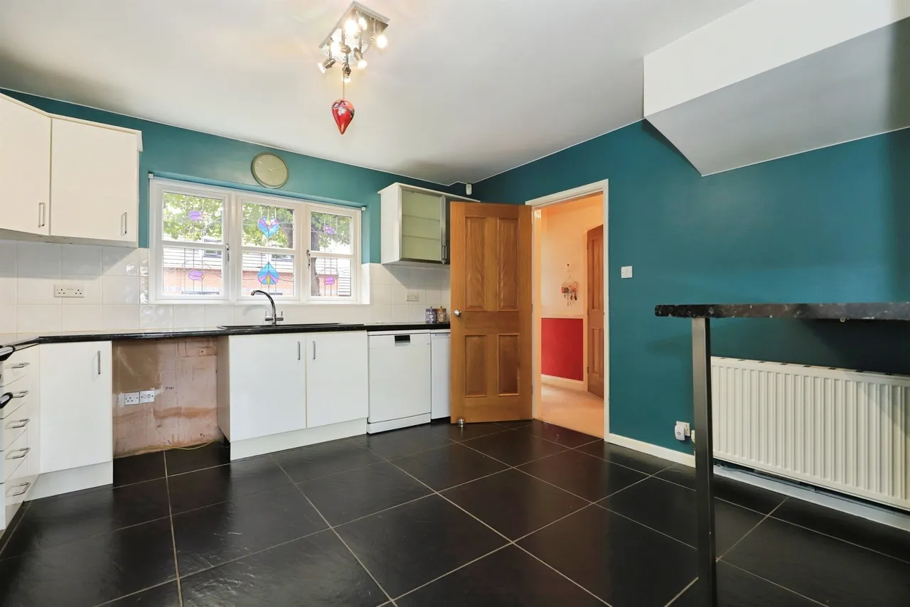 Neville Avenue, Kidderminster, DY11, photo 7