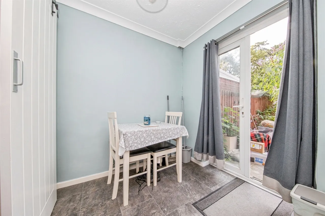 Yew Tree Rise, Pinewood, Ipswich, photo 9
