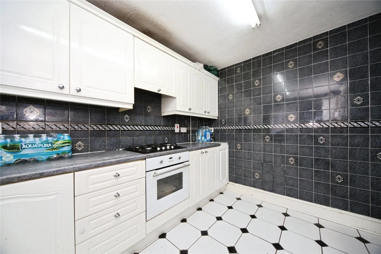 Hibbert Street, Luton, Bedfordshire, LU1, photo 4