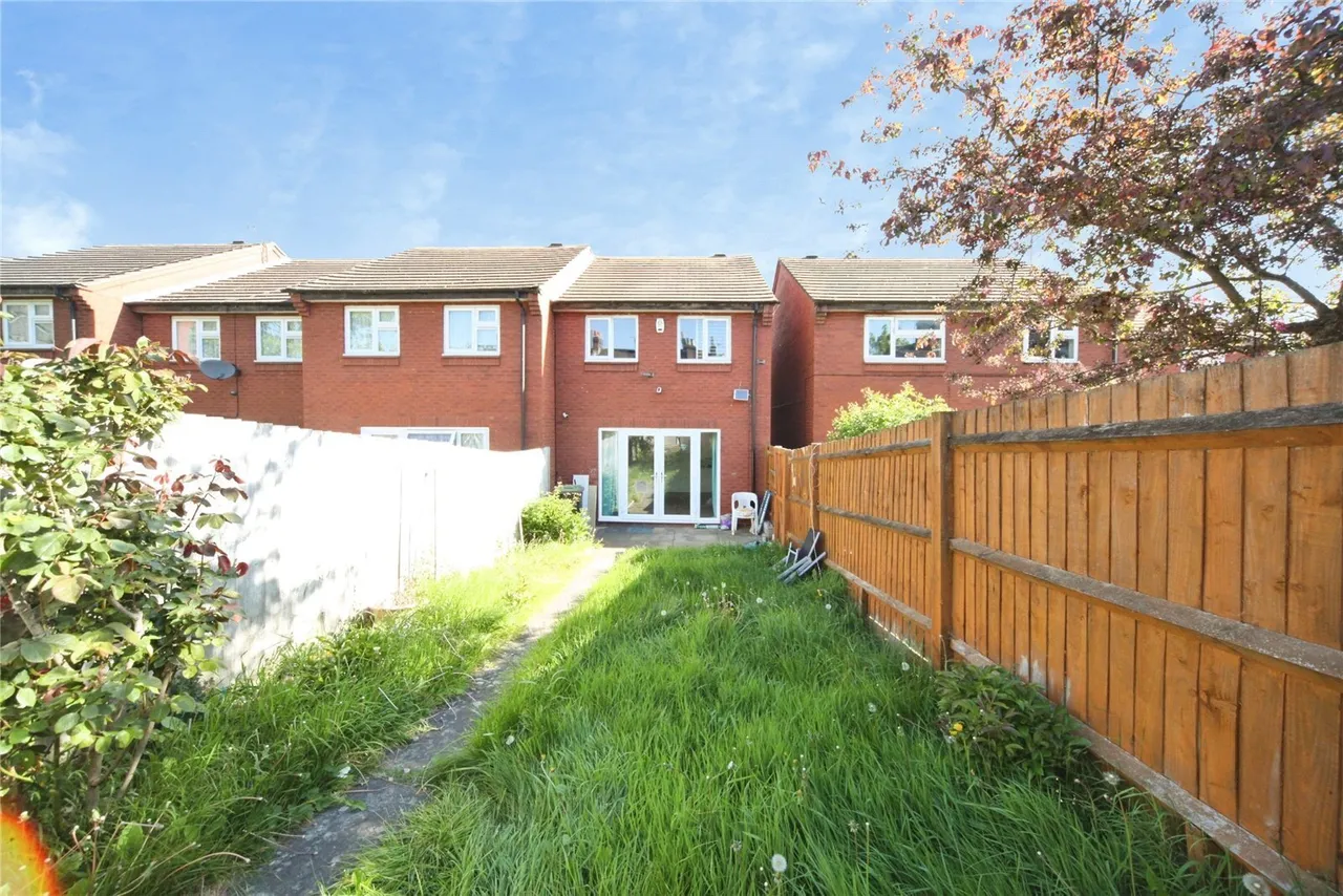 Hibbert Street, Luton, Bedfordshire, LU1, photo 11
