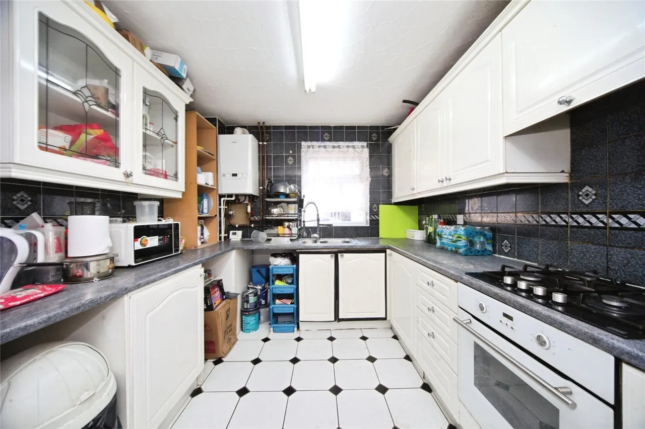 Hibbert Street, Luton, Bedfordshire, LU1, photo 3