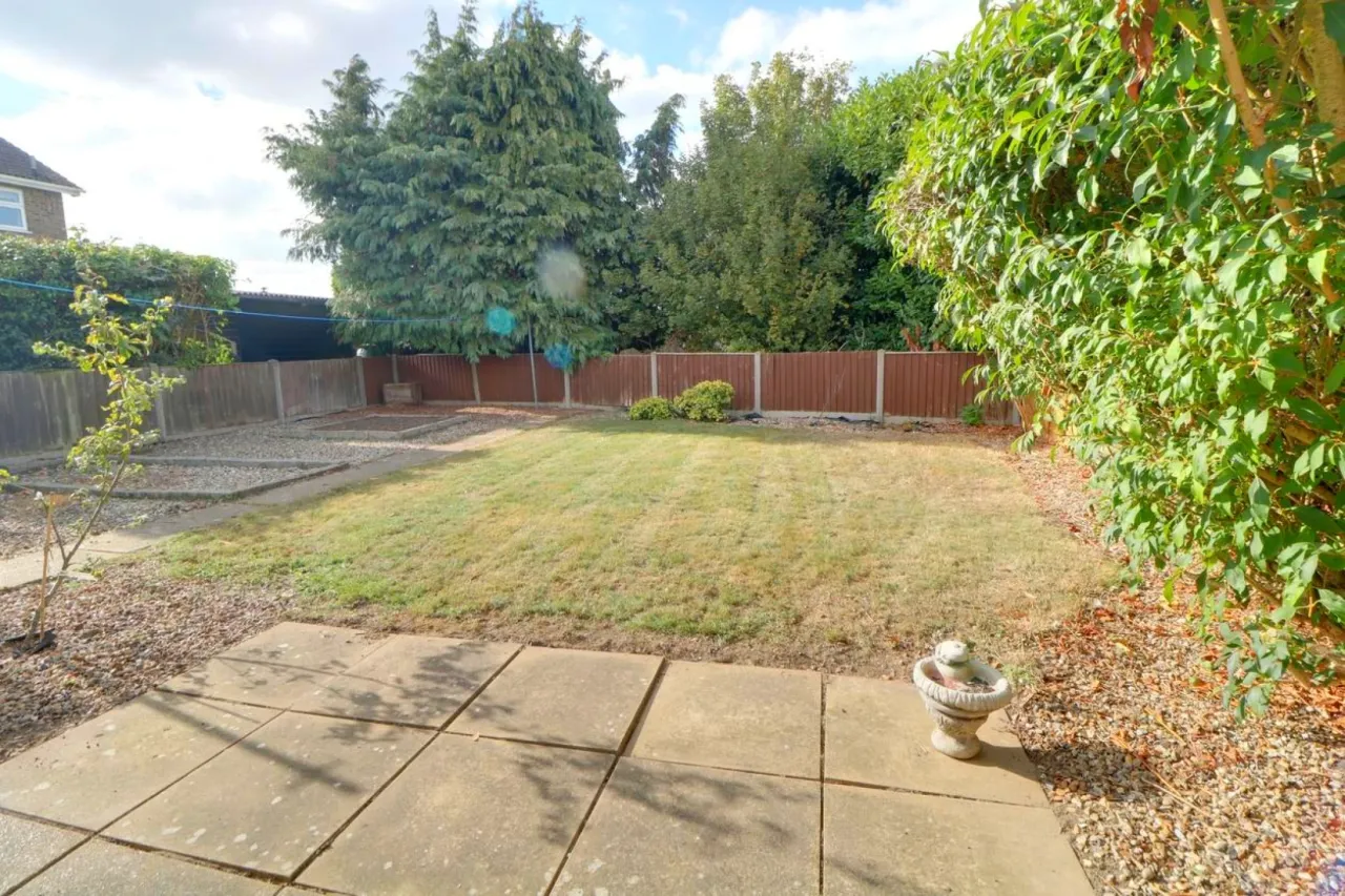 St Michaels Road, Long Stratton, photo 18