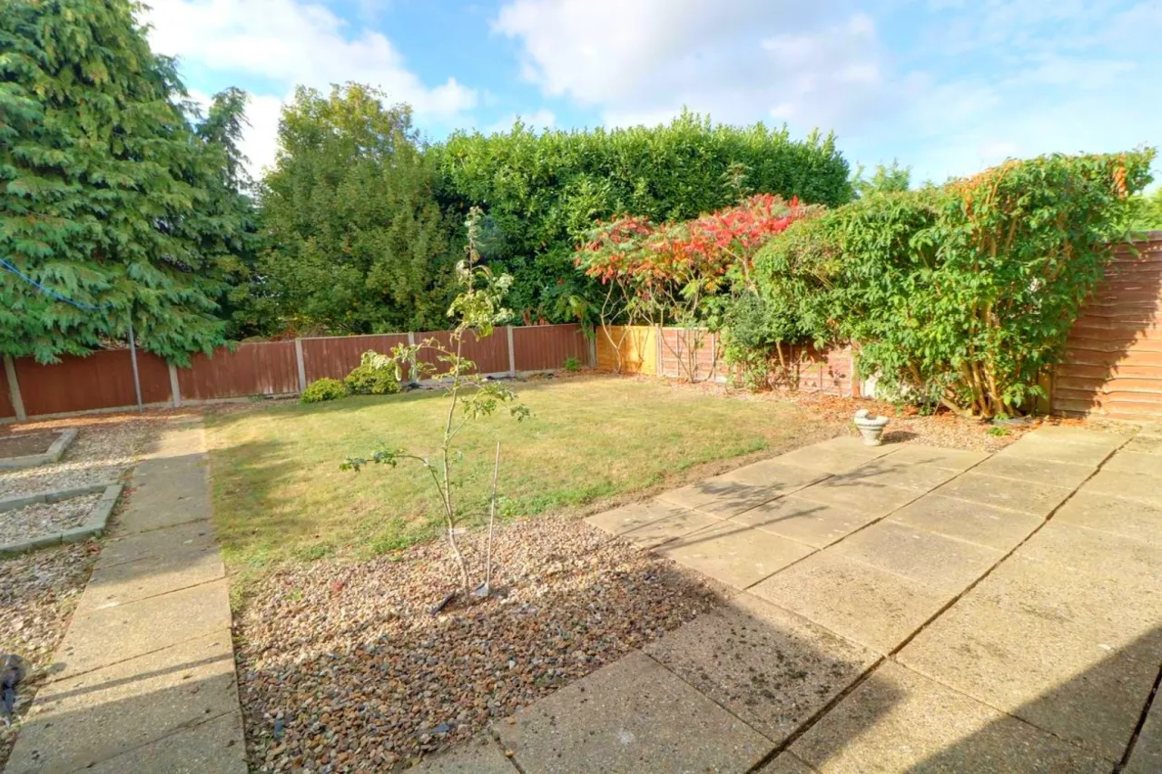 St Michaels Road, Long Stratton, photo 4