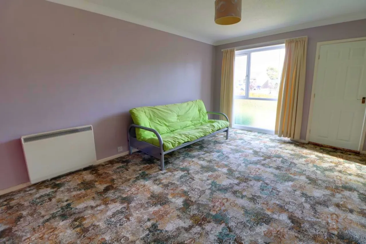 St Michaels Road, Long Stratton, photo 9