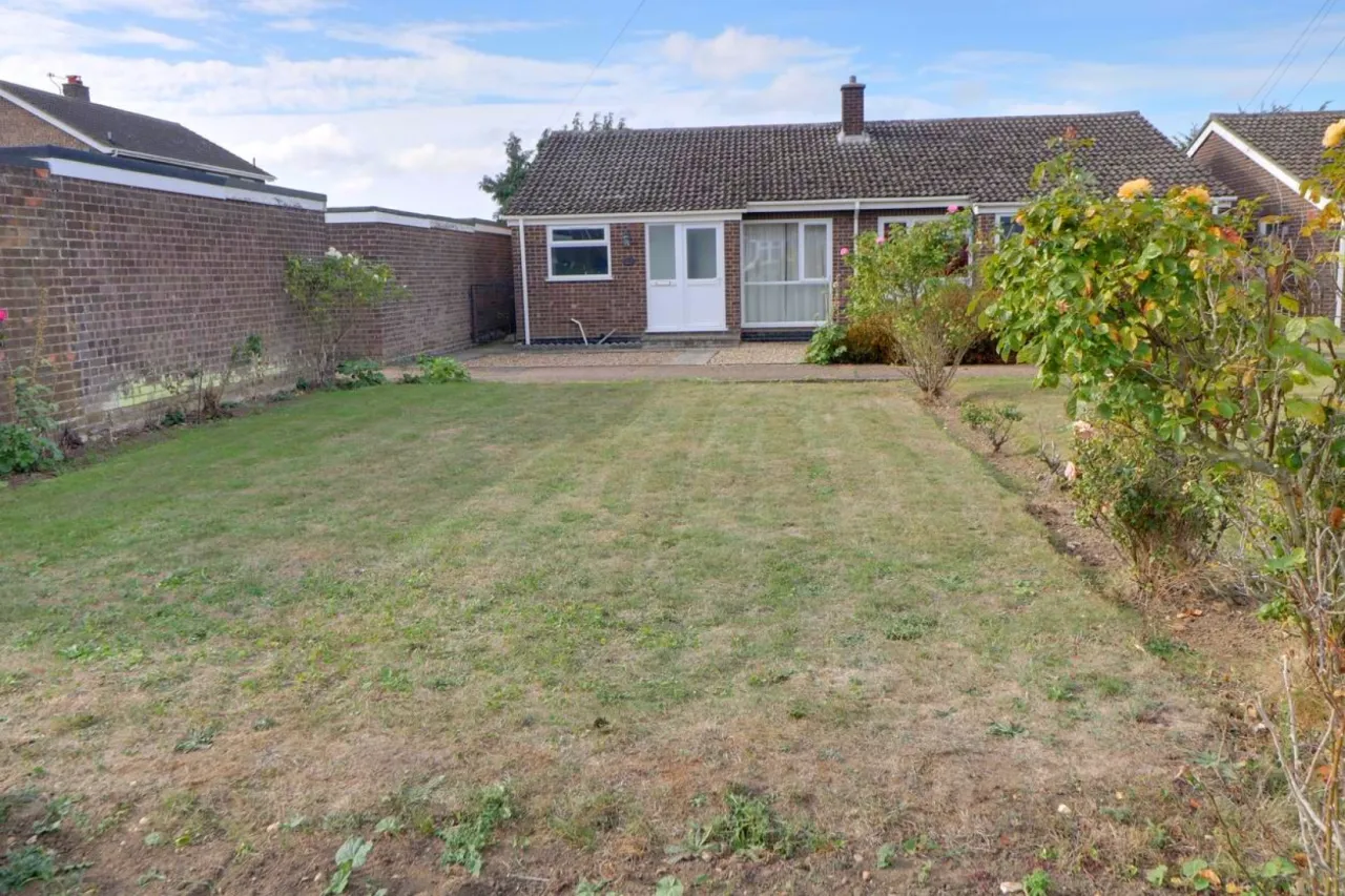 St Michaels Road, Long Stratton, photo 2