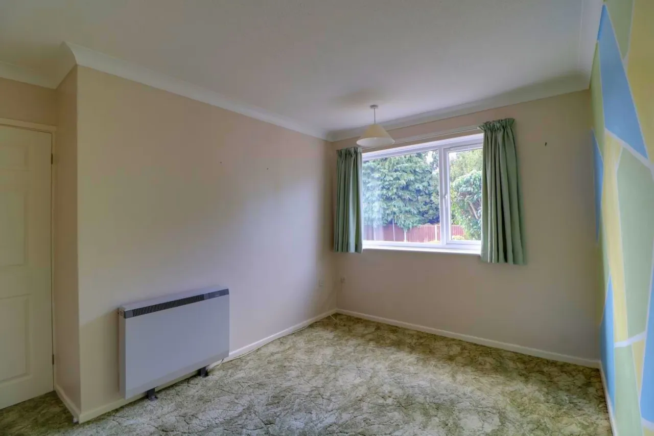 St Michaels Road, Long Stratton, photo 14