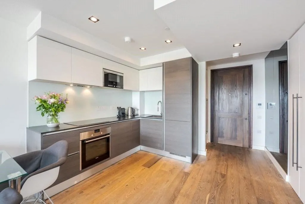 Macaulay Road, London, SW4, photo 8