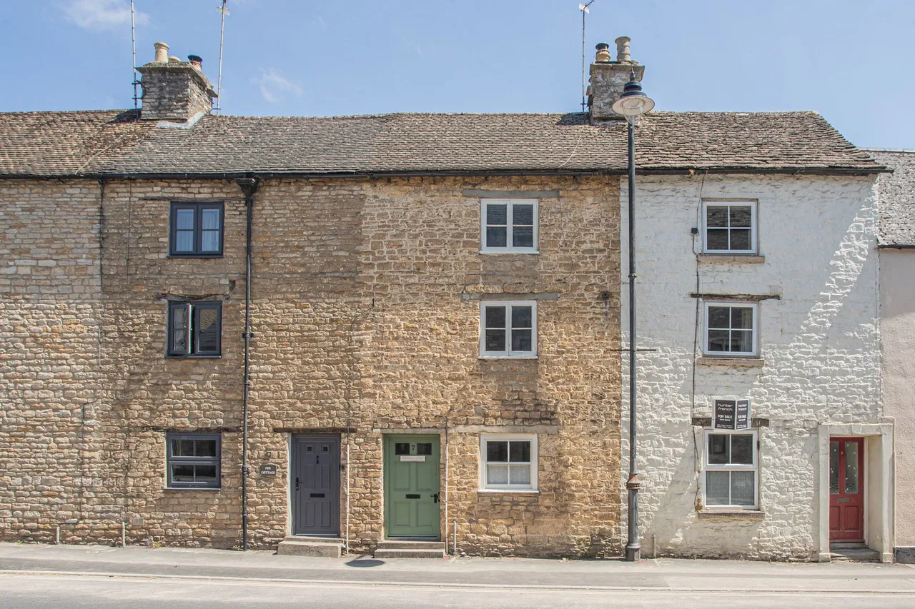 3 bed house for sale, Hampton Street, Tetbury