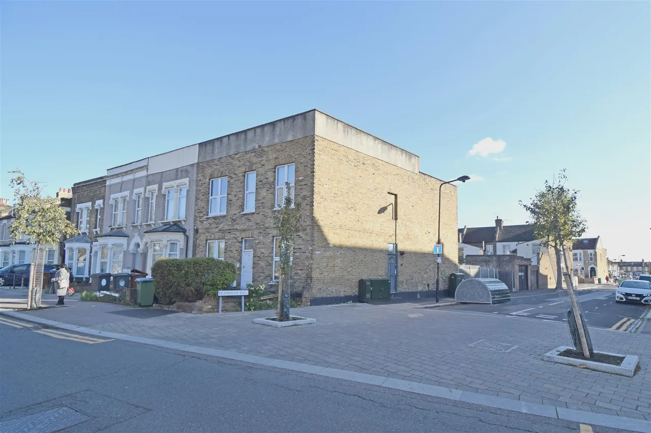 Cann Hall Road, London, photo 7