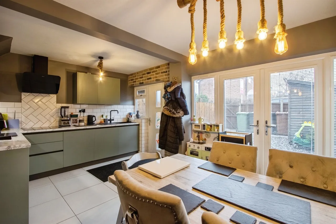 Nettleton Court, Leeds, photo 2