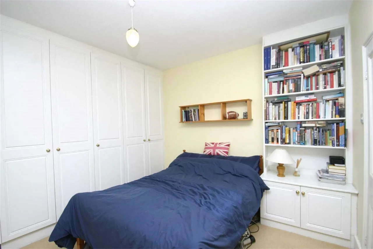 Clarendon Drive, London, photo 6