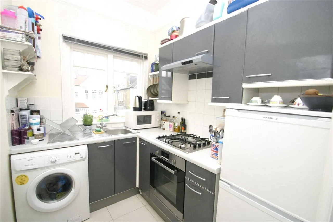 Clarendon Drive, London, photo 5