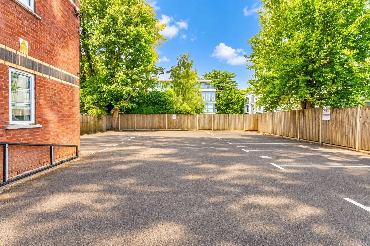 Hatfield Road, St. Albans, AL1, photo 13