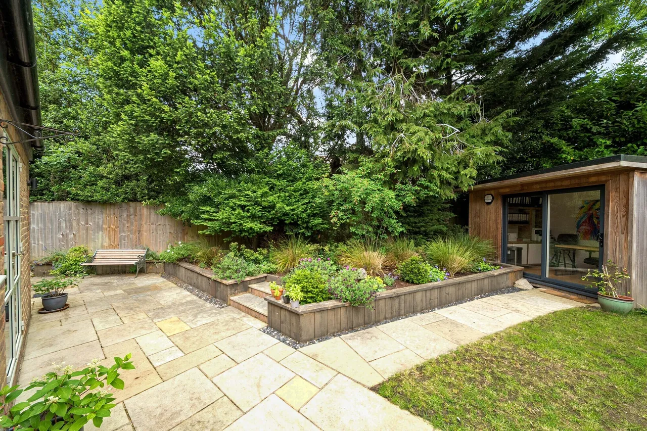 Moat Lane, Prestwood, HP16, photo 4