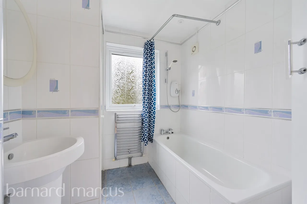 Somerset Close, New Malden, photo 9