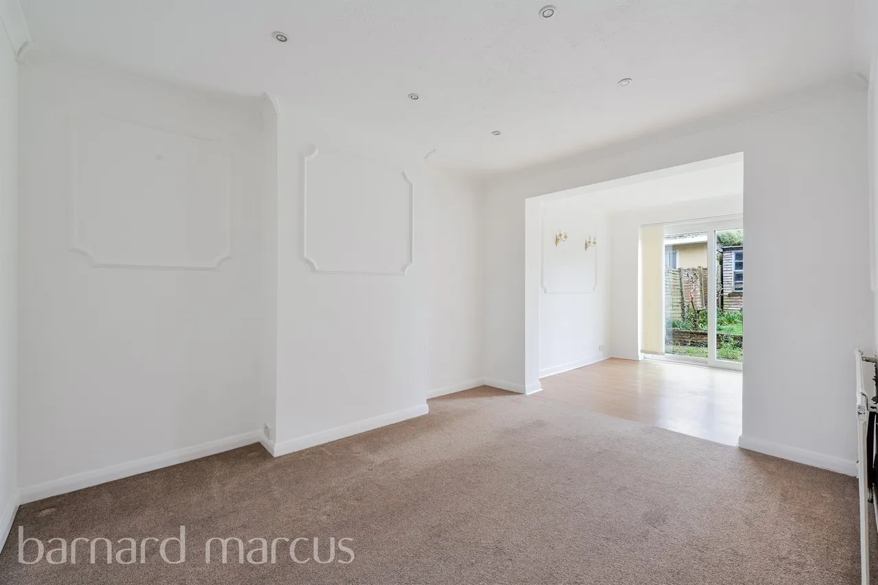 Somerset Close, New Malden, photo 5