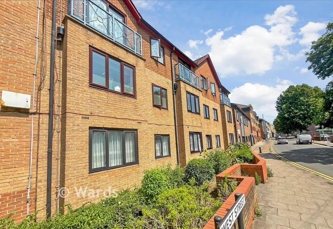 1 bed flat for sale, West Street, Gravesend, DA11