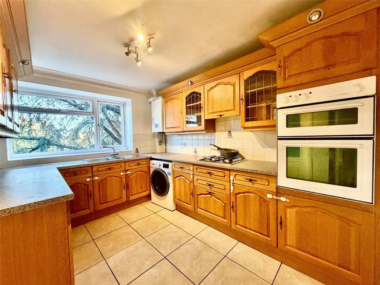 Poole Road, Bournemouth, BH4, photo 3